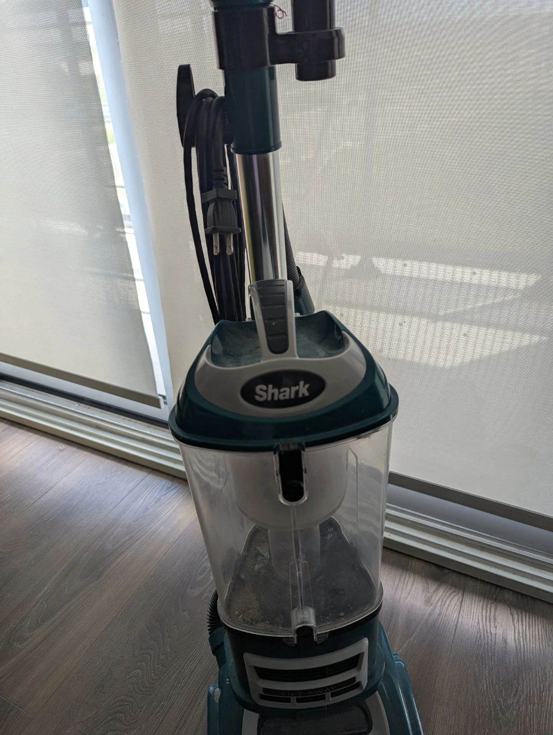 Shark Vacuum Cleaner CU510 - photo 2