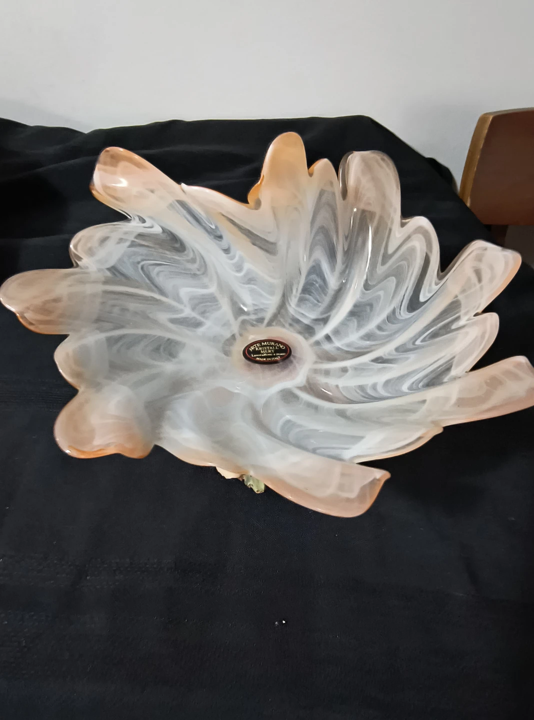 Arte Murano Glass Bowl with Floral Base - photo 3