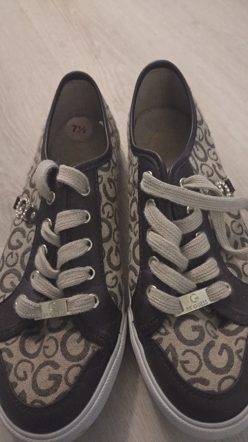 Guess sneakers, barely used. - photo 3