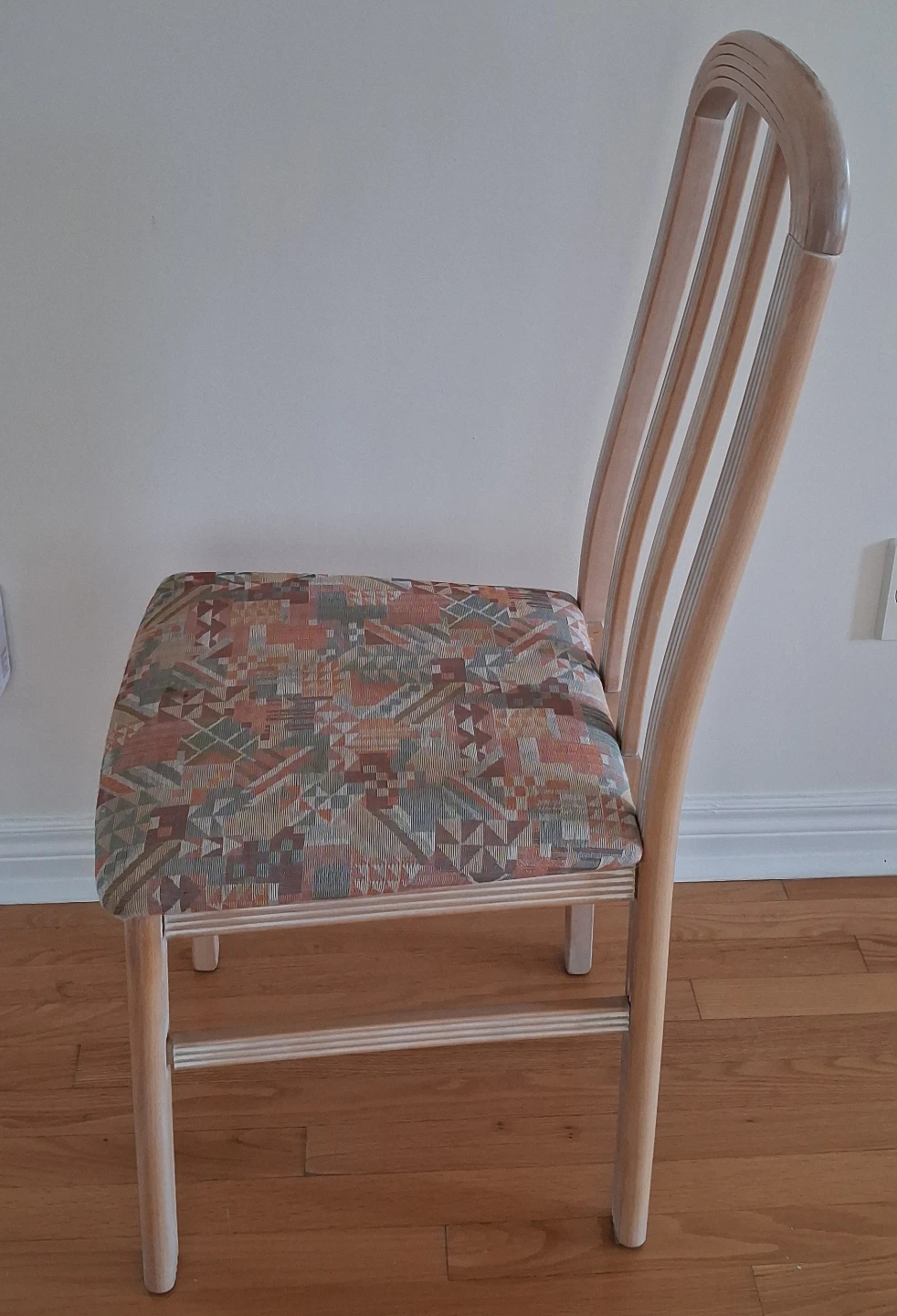 4 Dining Chair with Patterned Upholstery - photo 2