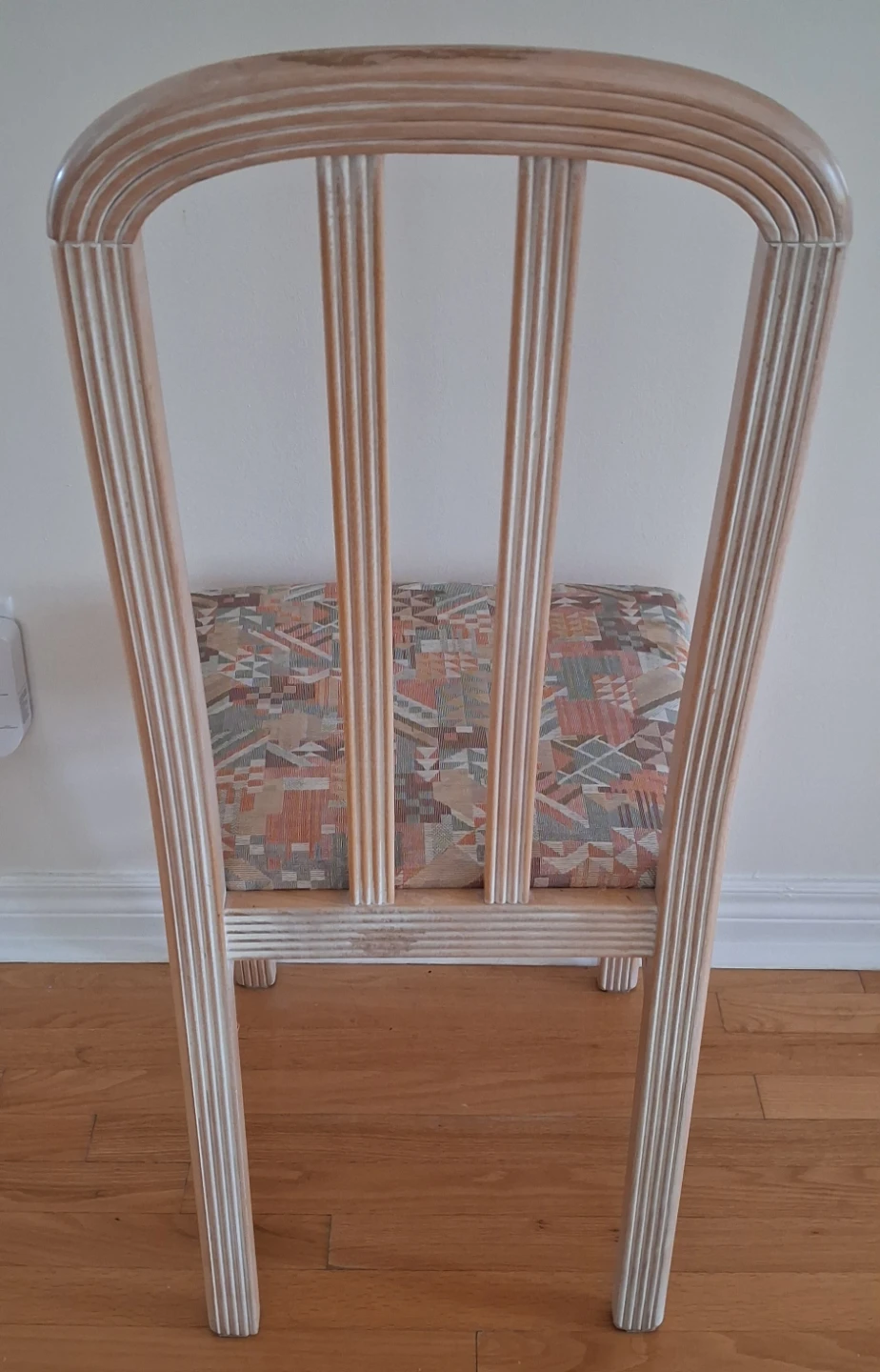 4 Dining Chair with Patterned Upholstery - photo 3