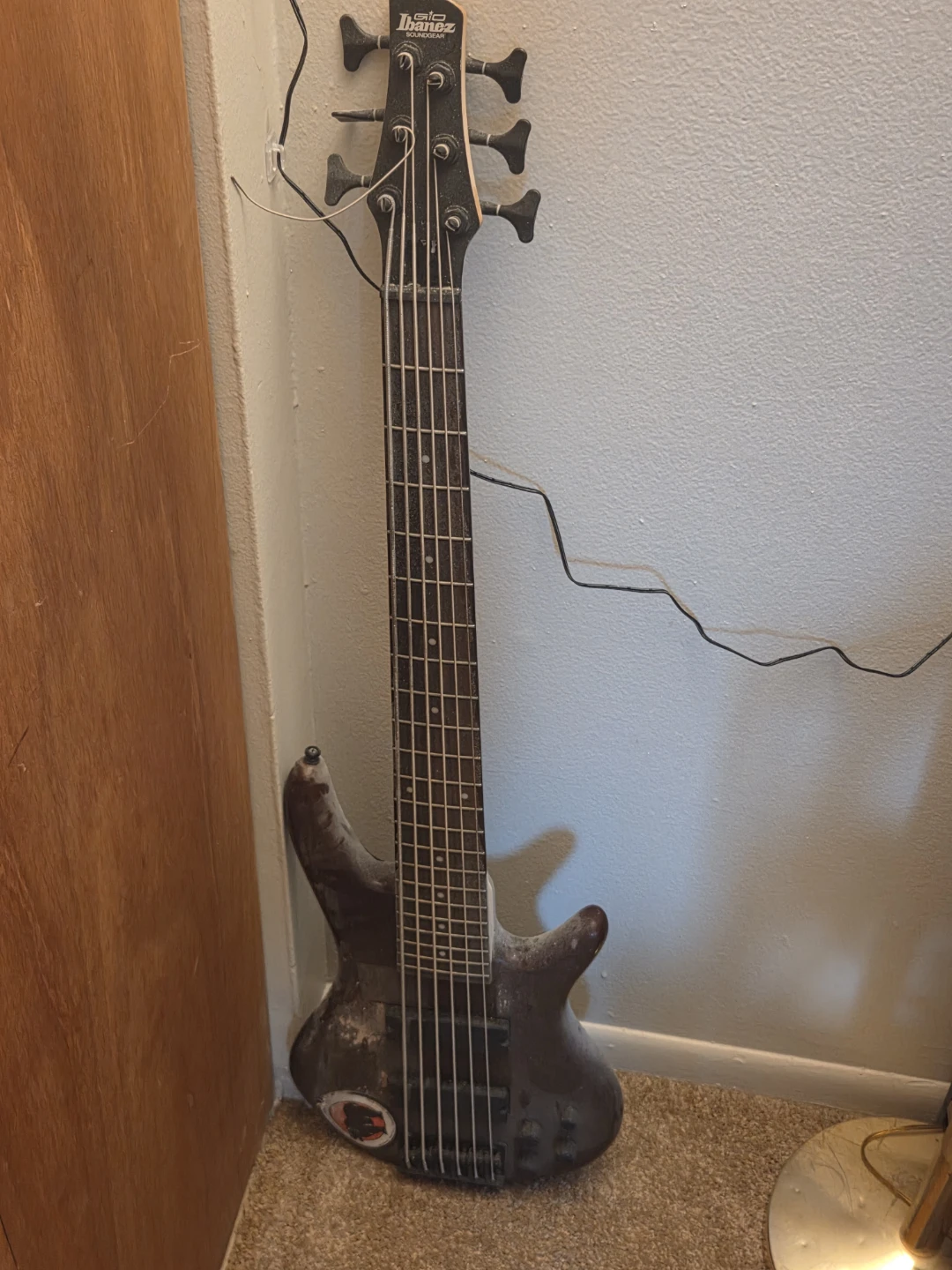 Bass Guitars and Amp - photo 4