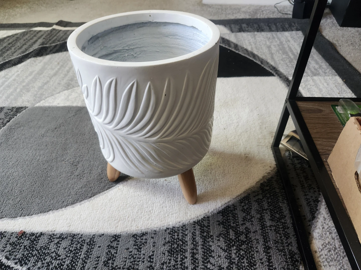 White Textured Planter with Wooden Legs - photo 2