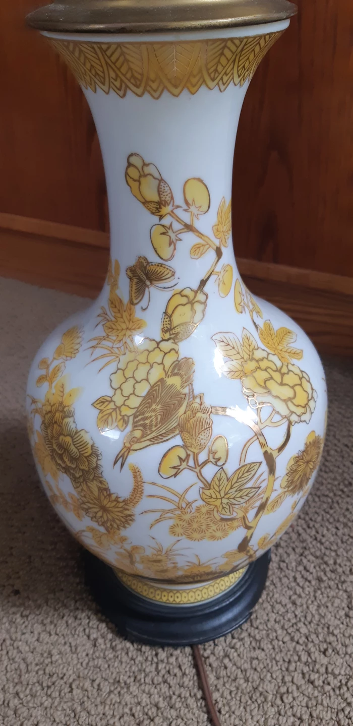 White and Gold Ceramic Table Lamp - photo 2