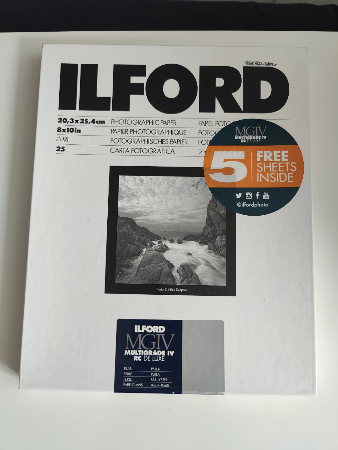 5 pages, Ilford Multigrade Photographic Paper 8x10in