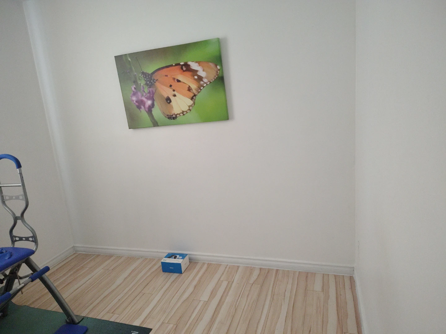 1 bedroom for rent on 2nd floor of house - photo 2
