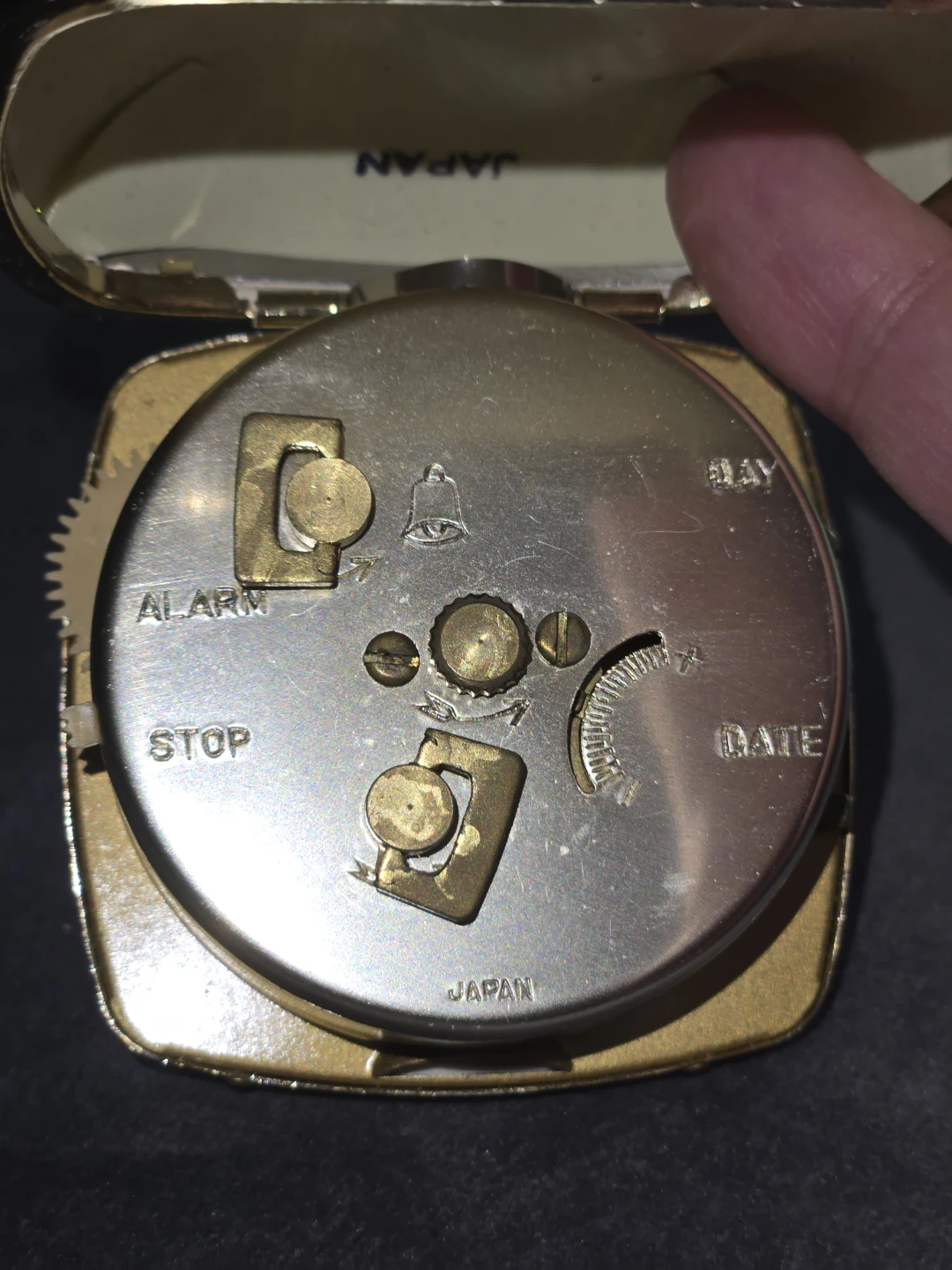 Bulova Day & Date Alarm Clock - photo 3