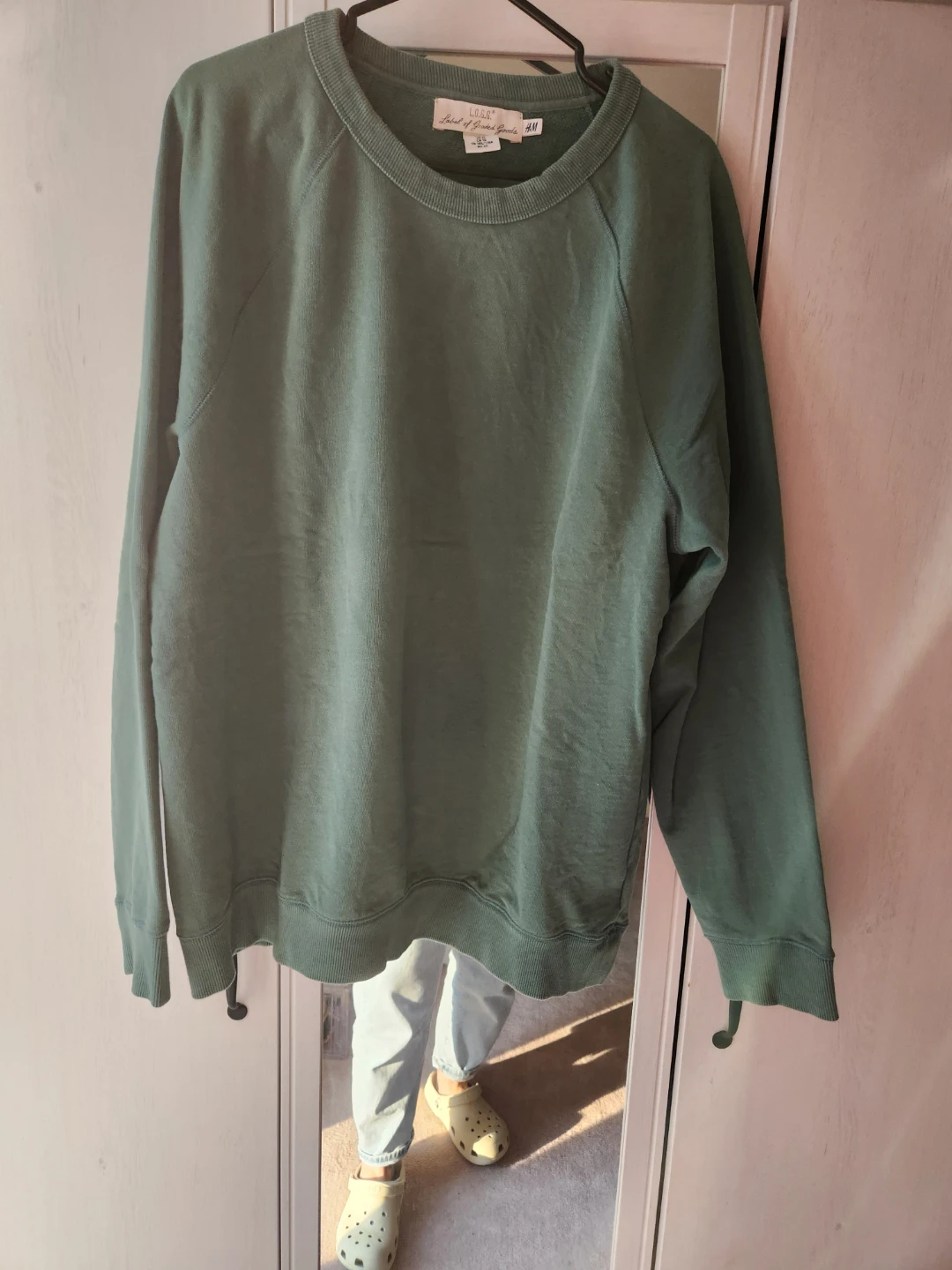 Unisex H&M Green Sweatshirt