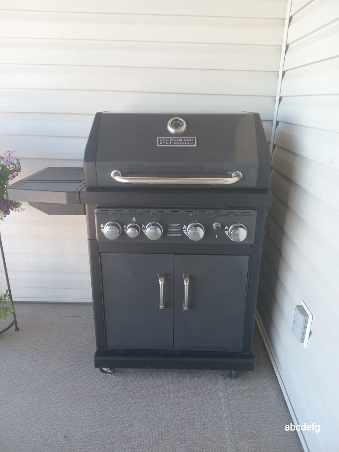 Master Forge Propane Grill with Tank - photo 2