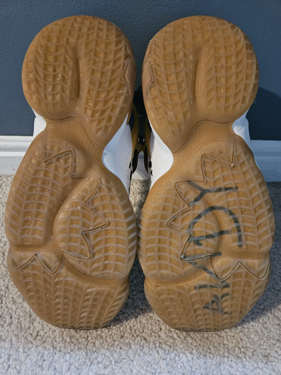 Adidas D.O.N. Issue #2 "Sheriff" basketball shoes. Size 6.5 US - photo 3