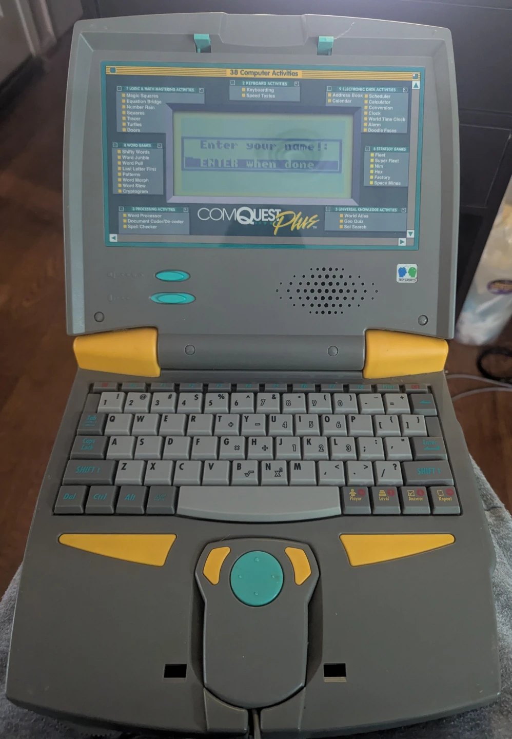 Vintage ComQuest Plus Laptop - photo 5