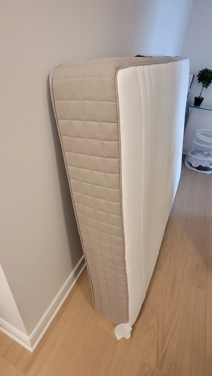 Full size spring mattress Free - photo 2