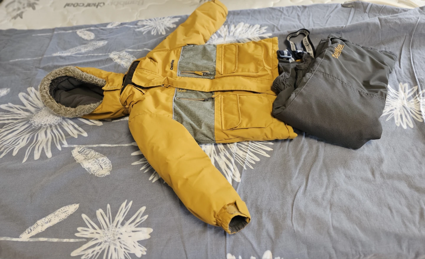OshKosh B'gosh Snowsuit - Size 4T