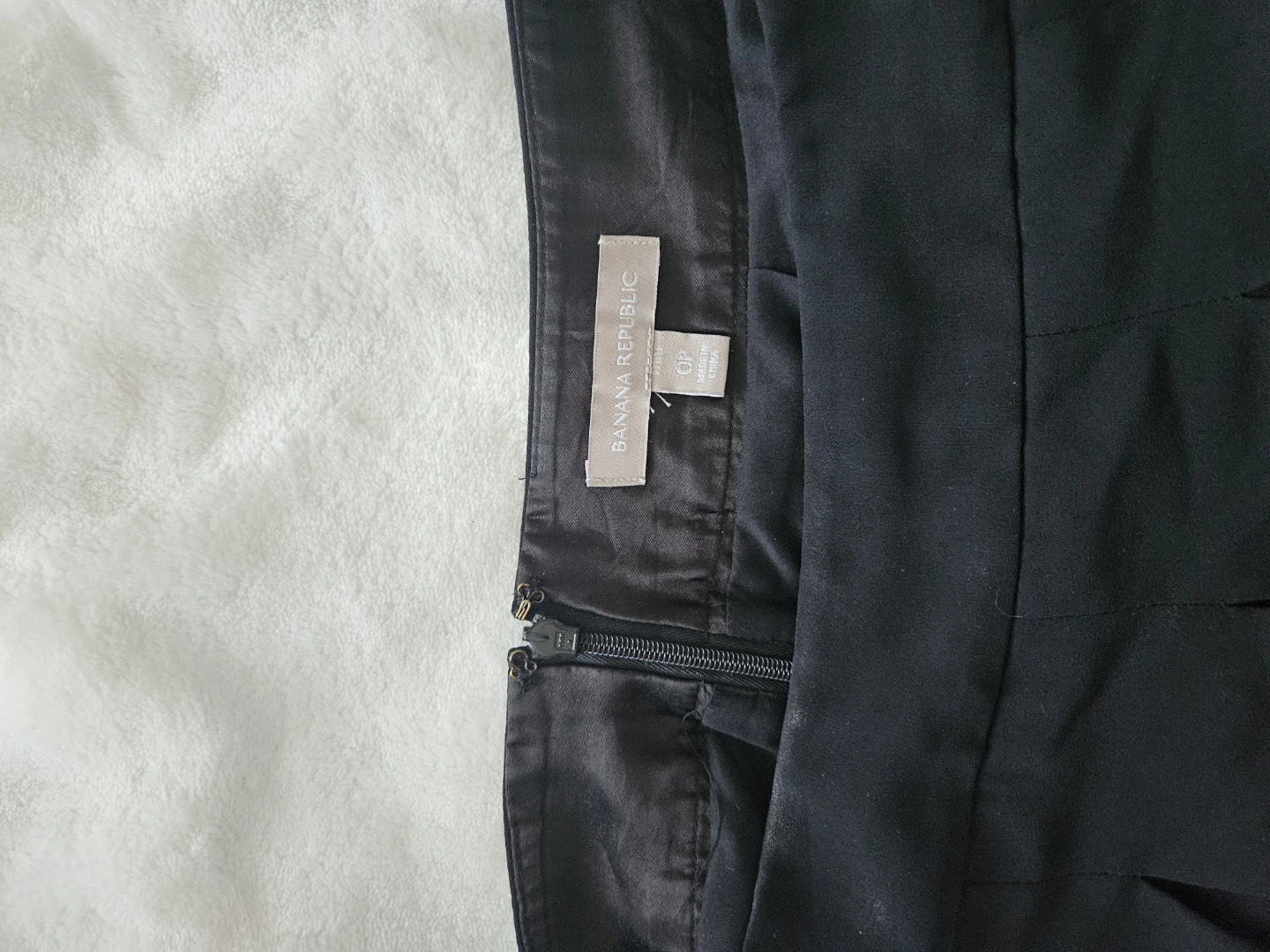 Banana Republic Black Pleated Skirt Size 0P - photo 3