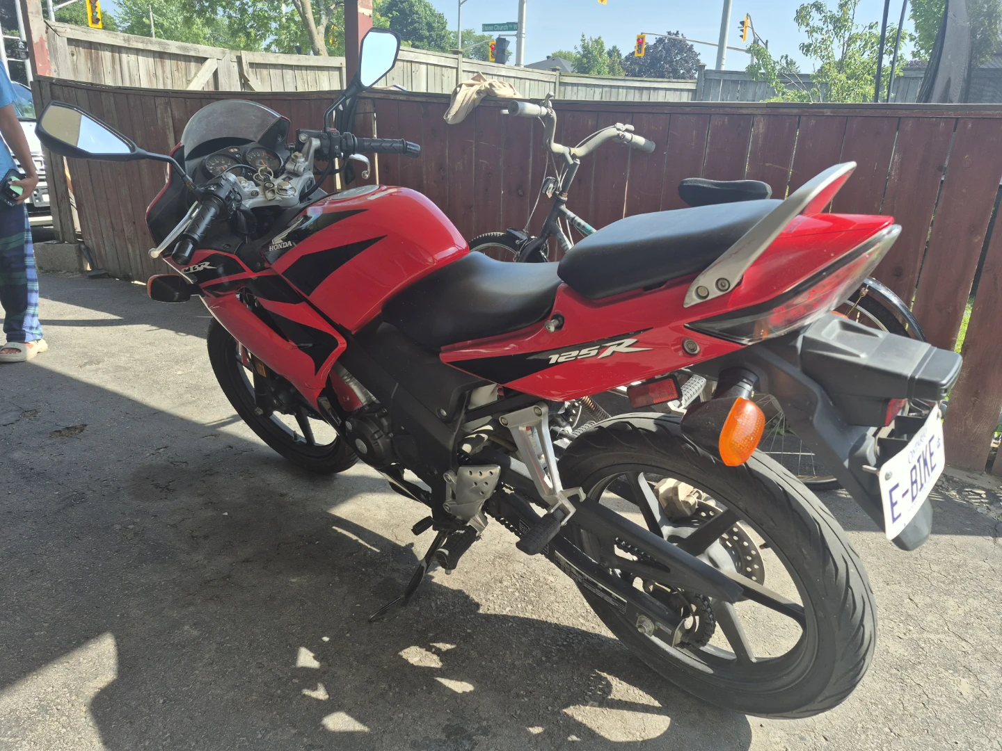 Red Honda CBR 125R Motorcycle 2007 - photo 2