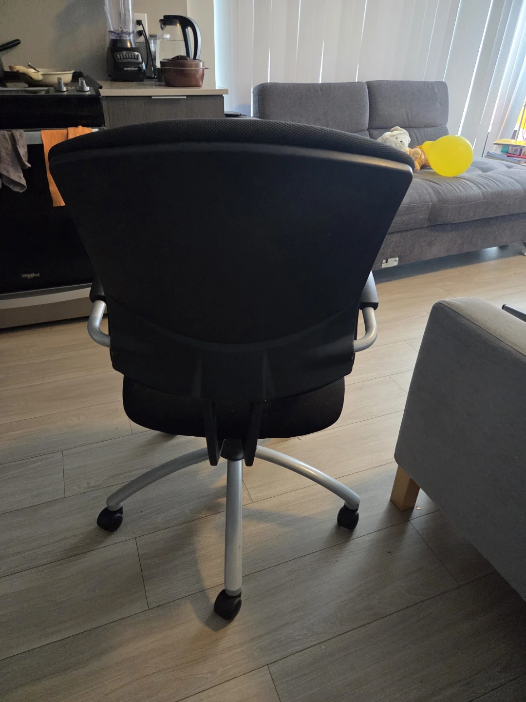 Black Office Chair - photo 4