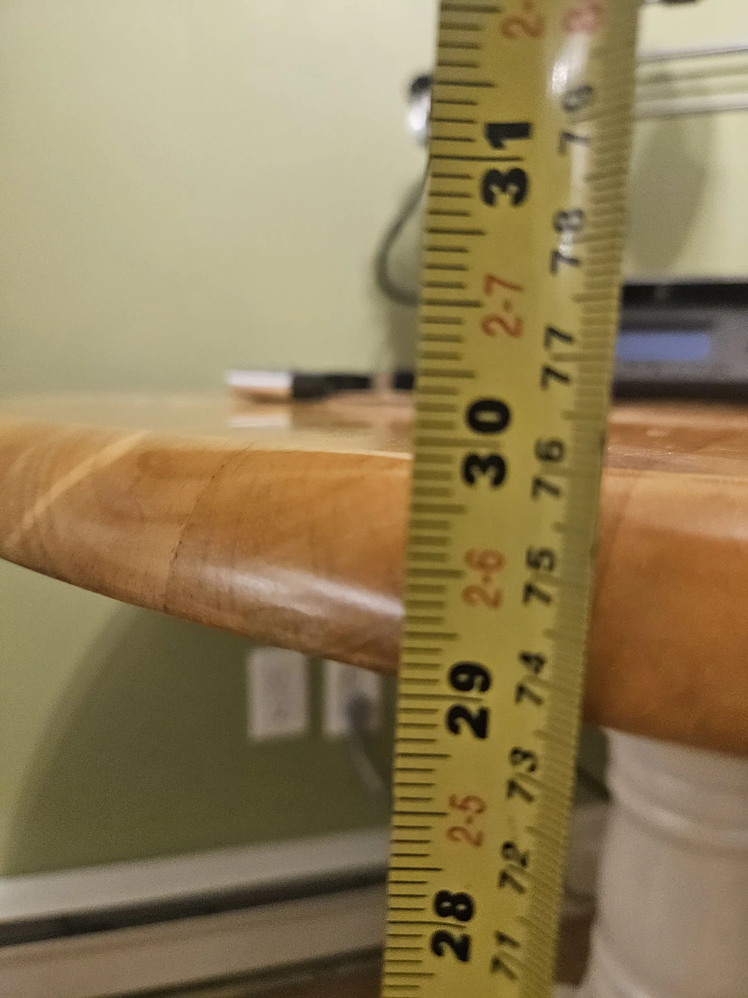 Round Wooden Pedestal Table - photo 3