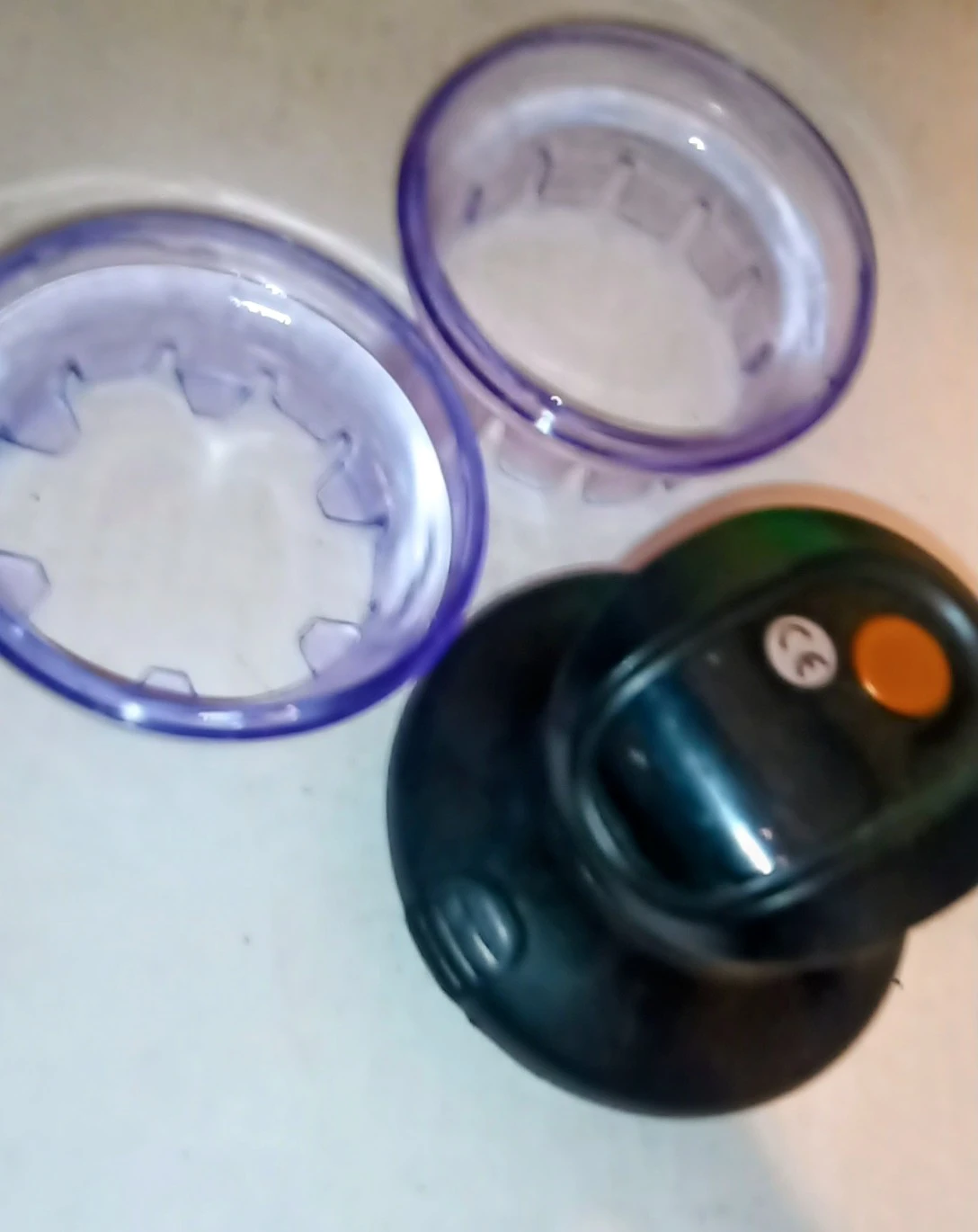 Palm scalp shaver