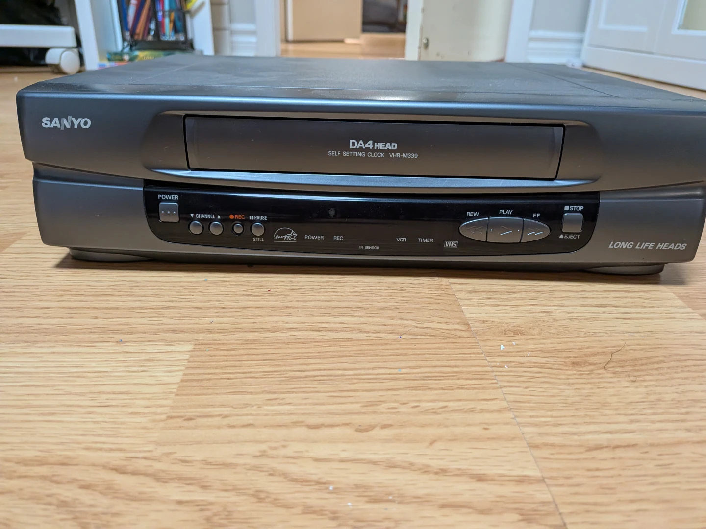 Vintage Sanyo VHR-M339 DA-4 Head VCR - photo 2