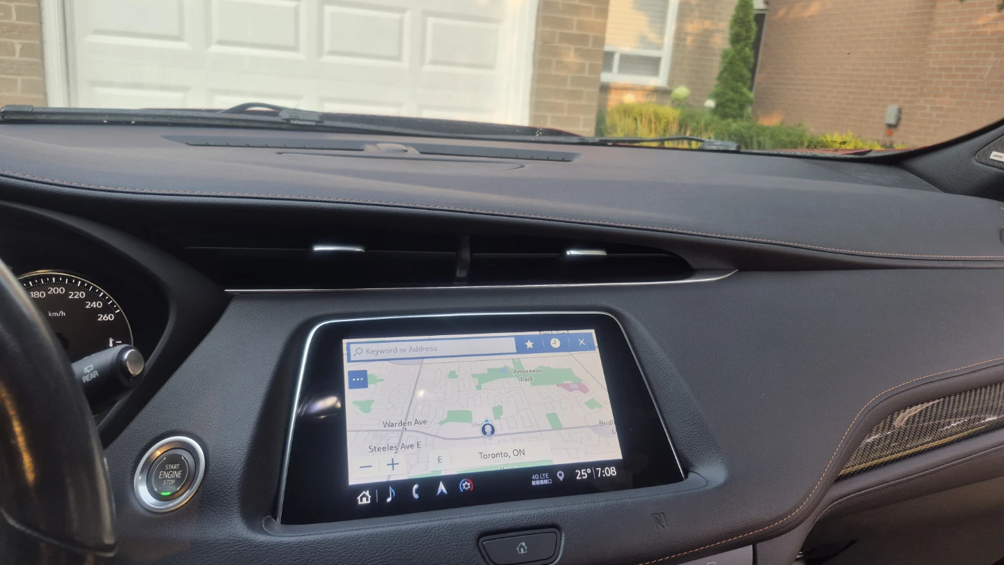 A brand-new look luxury Cadillac XT4 Sport AWD (SUV) - photo 5