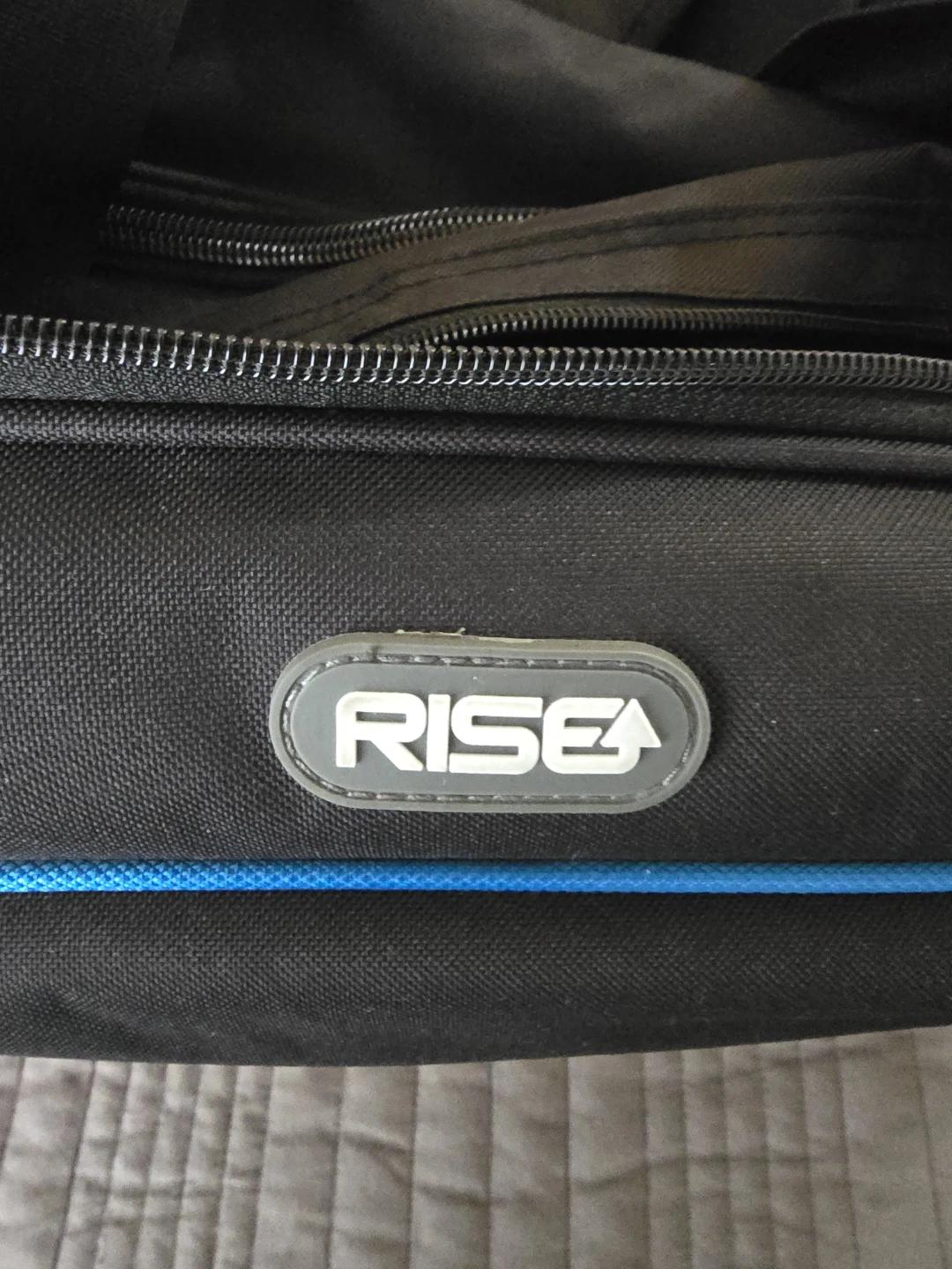 RISE Black Rolling Suitcase