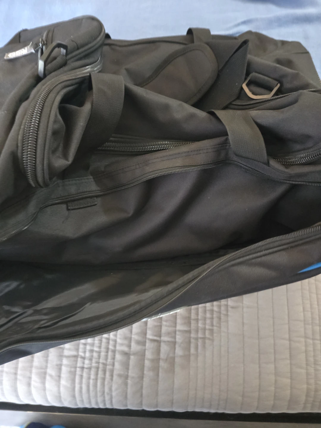 RISE Black Rolling Suitcase - photo 4
