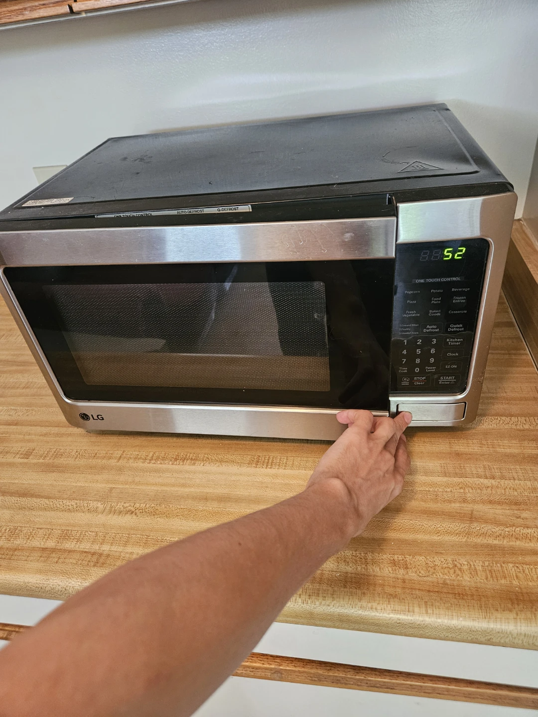 LG Microwave Oven - photo 2