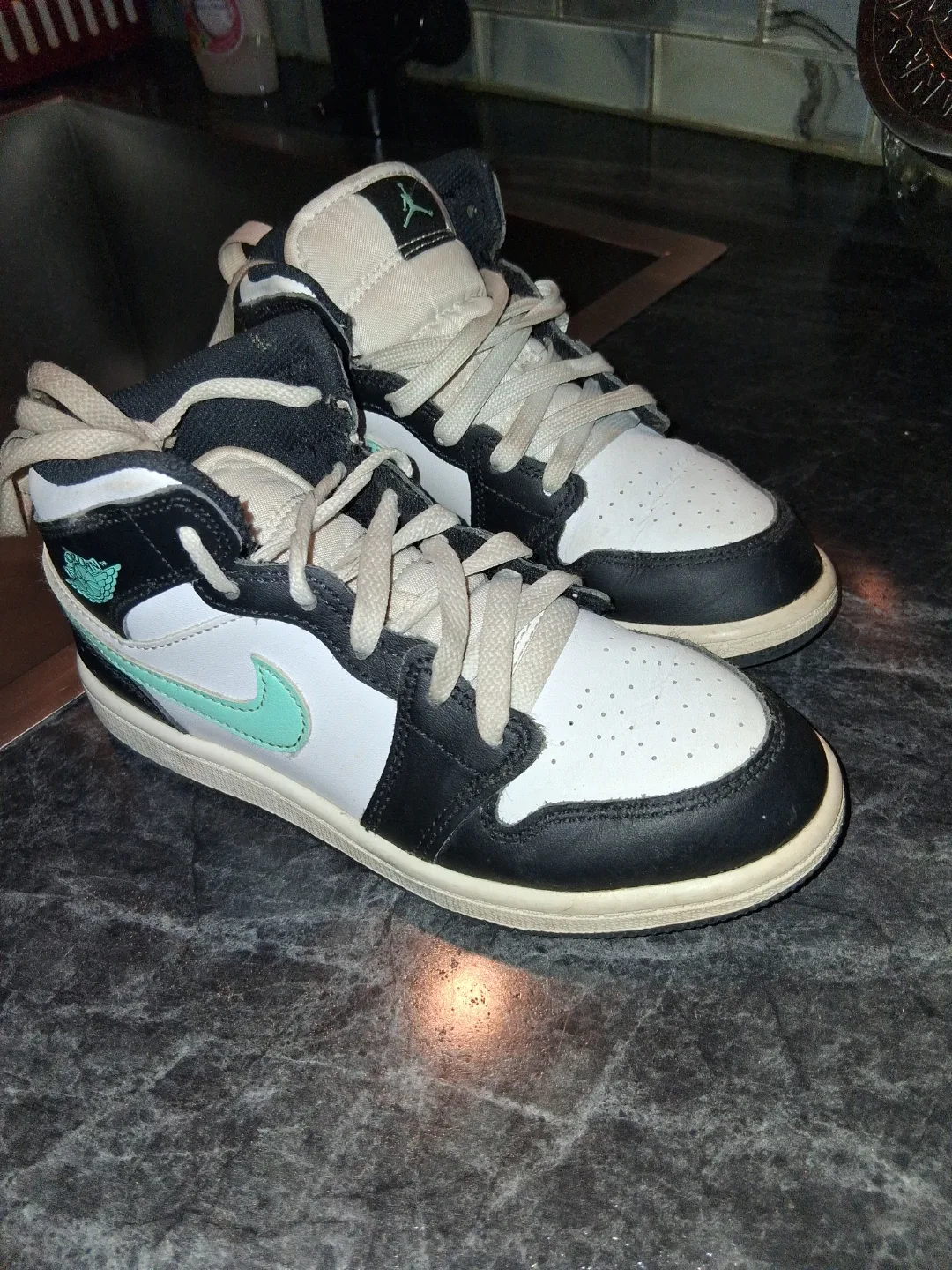 Air Jordan 1 Mid SE
