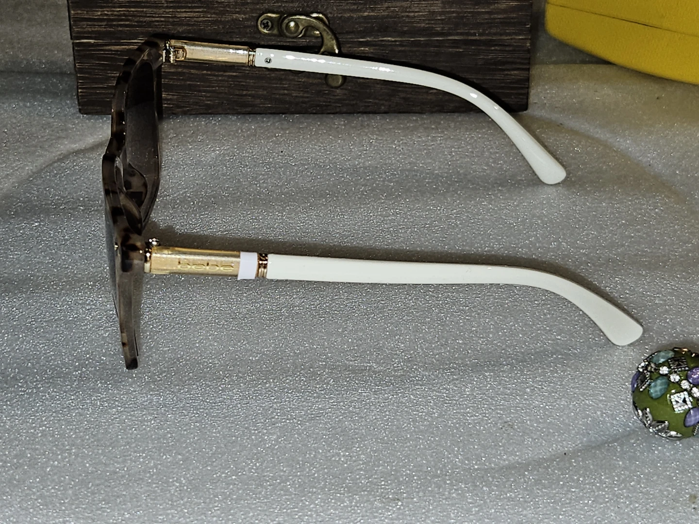 Bebe Leopard Print Sunglasses with Gold Bow Detail - photo 5