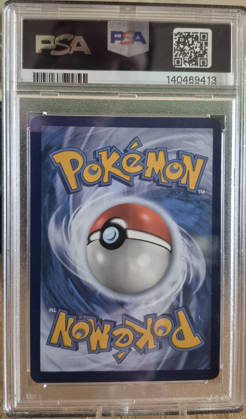 PSA 9 Radiant Charizard 2022 Pokémon GO - photo 2