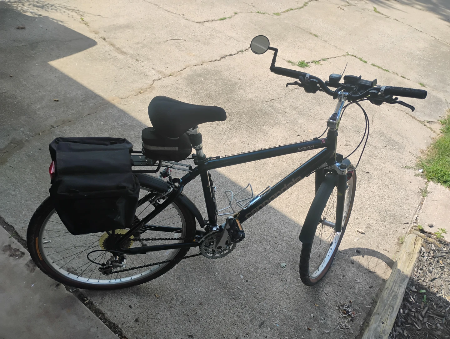 Cannondale M300 Mountain Bike