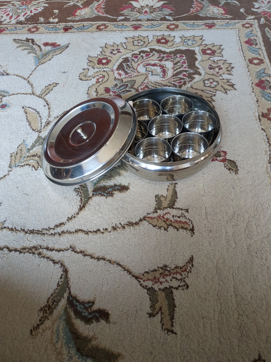 Spice box with spoon