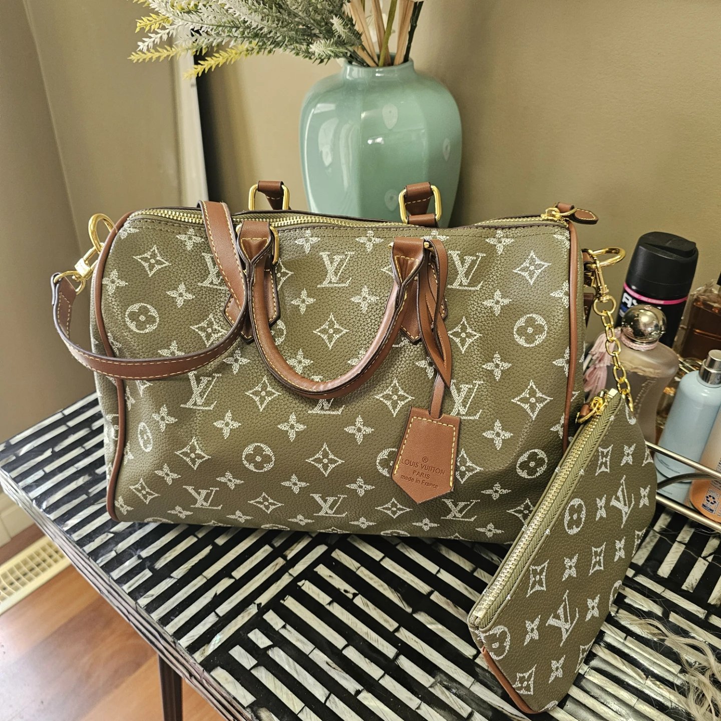 Ls Vuiton Speedy Bag with Pouch