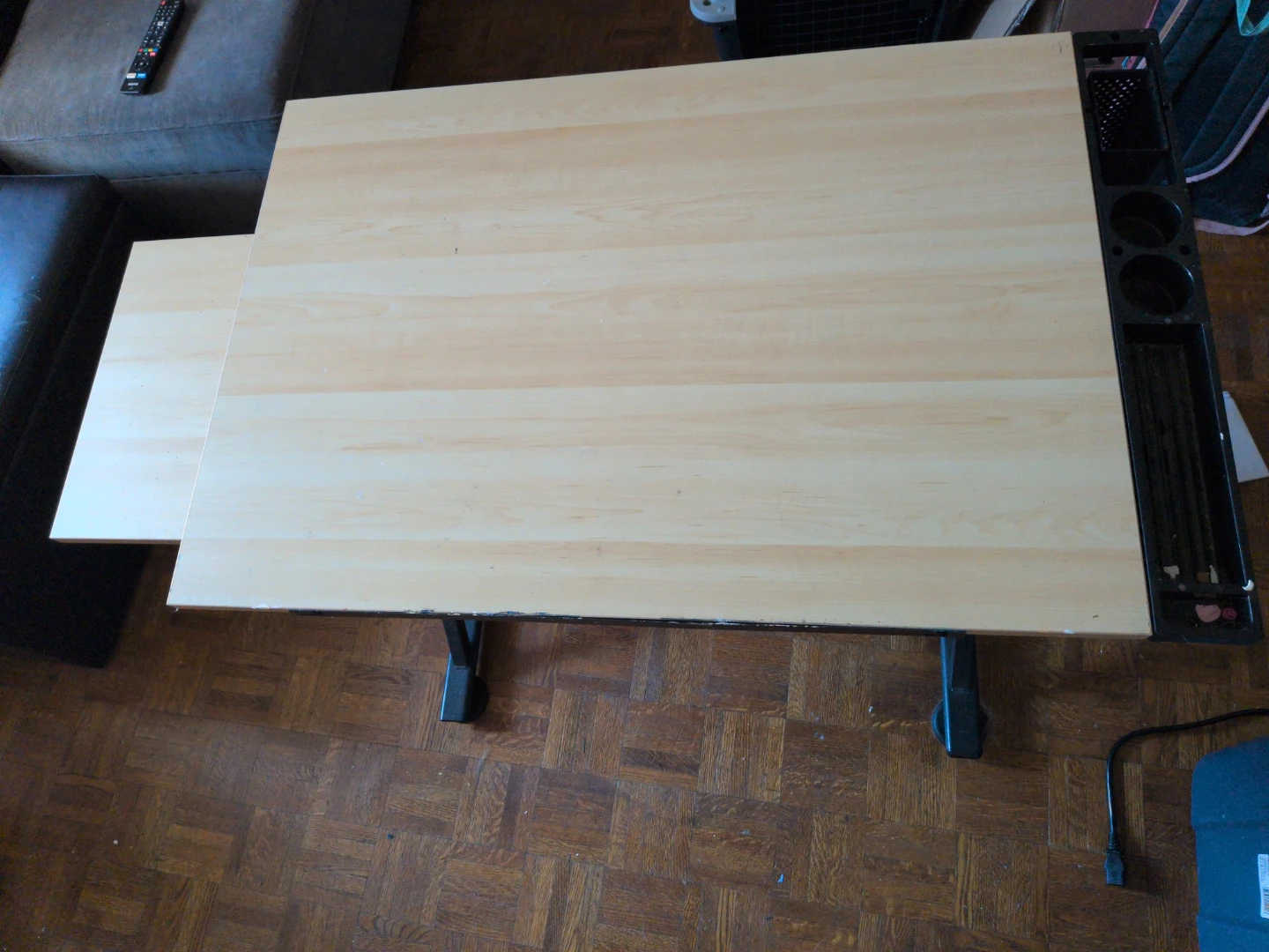 Art table 👩🏻‍🎨🎨🖌️🫟 - photo 2