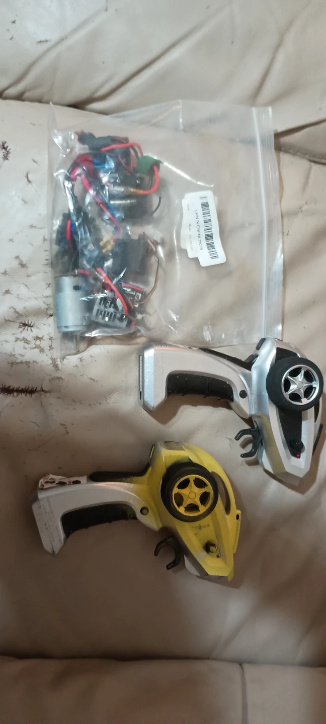 RC Car Remote Controls and Parts - photo 3
