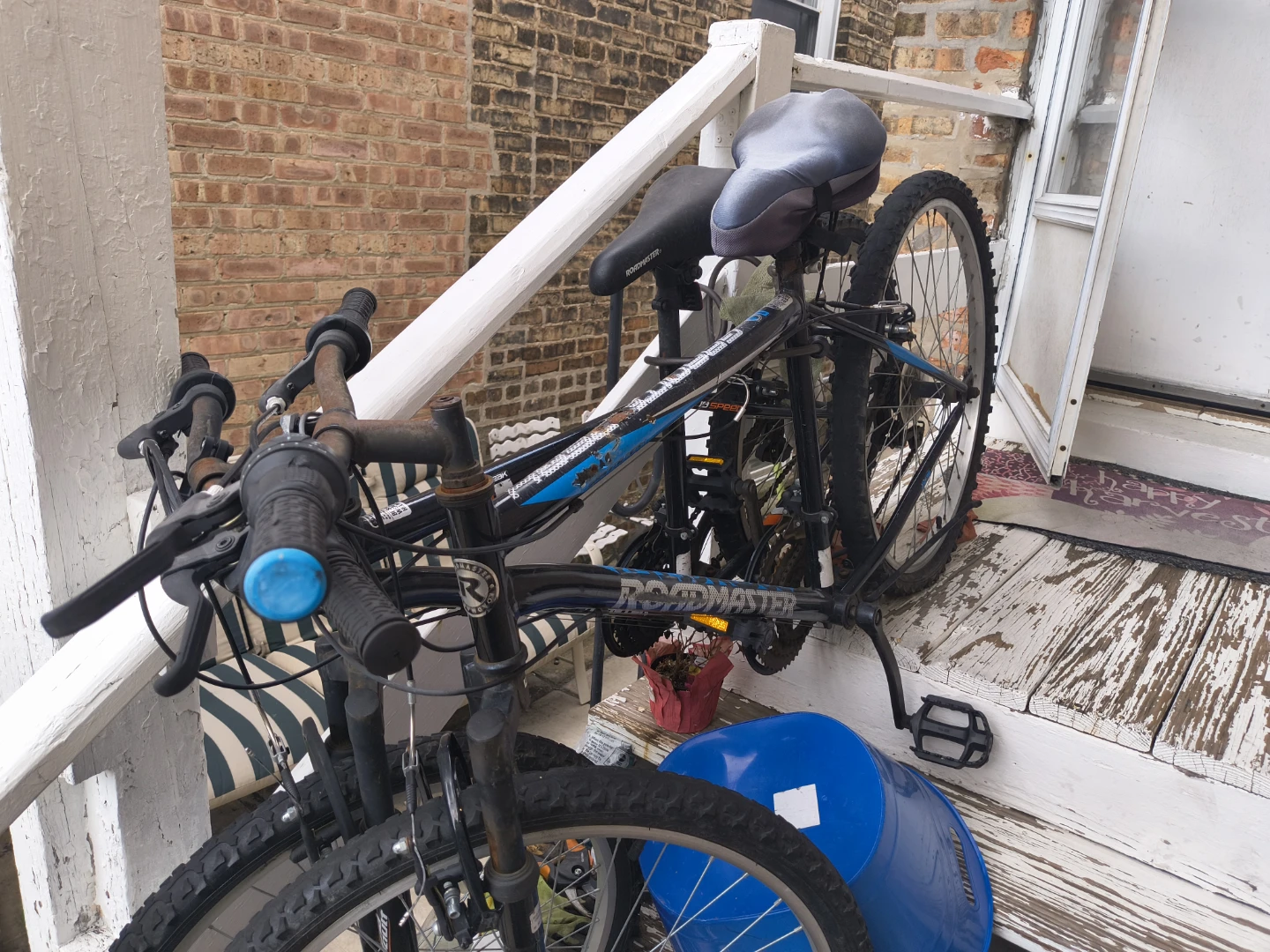 Roadmaster Mountain Bike - photo 2