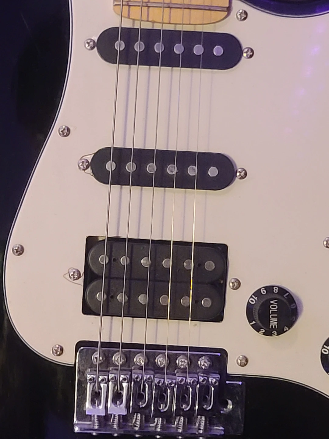 Rocker Electric Guitar with Gig Bag and Extra Strings whammy bar - photo 5