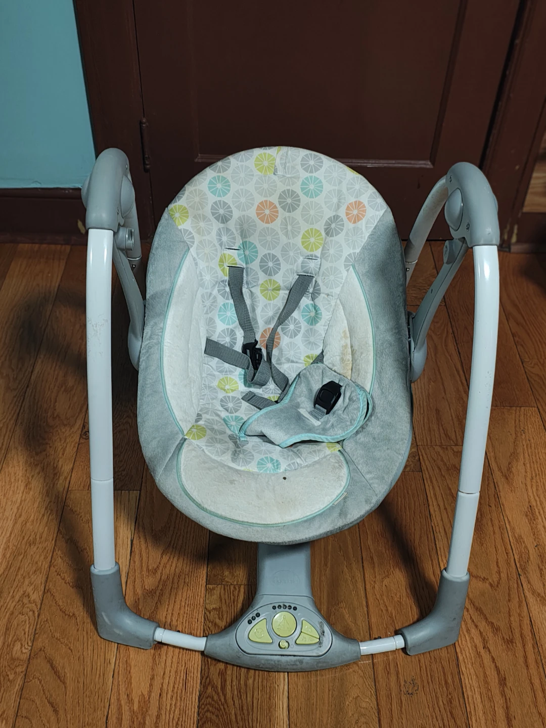 Baby swing chair