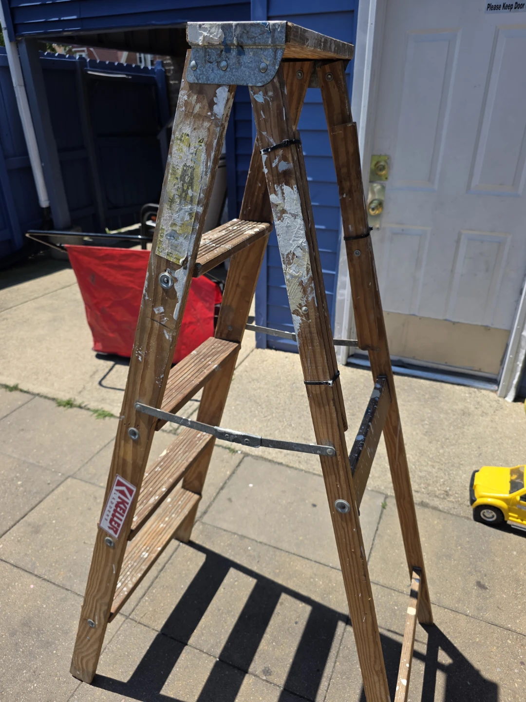 Keller Ladder W-5 Step Ladder