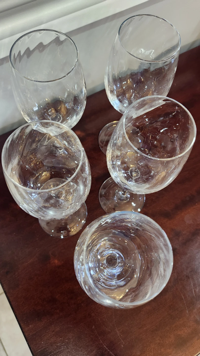 Set of 5 Textured Crystal Wine Glasses - photo 3