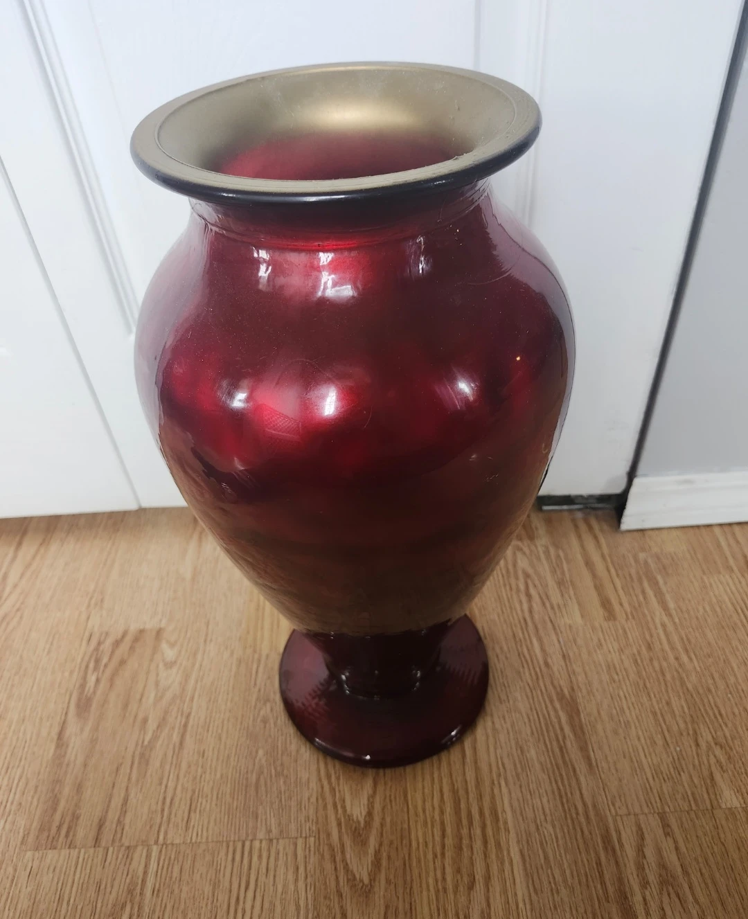 Heavy Glass Red Vase - photo 5