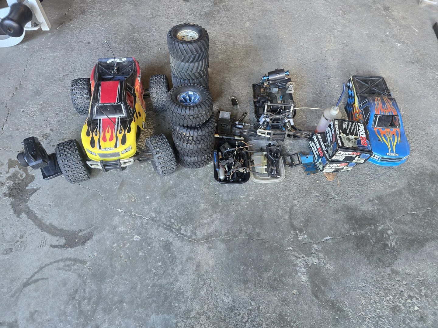 Team Associated RC Car and Parts Lot - photo 4
