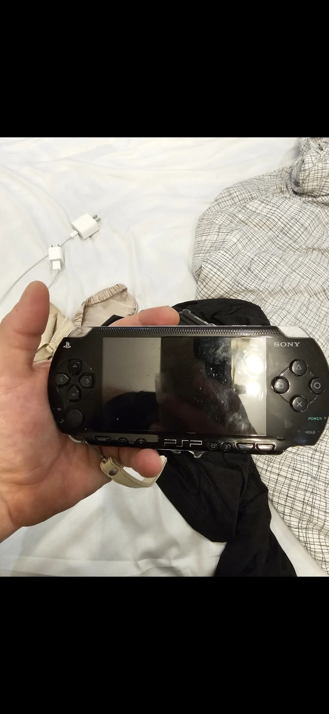 Sony PSP Handheld Console with FIFA 07 UMD - photo 2