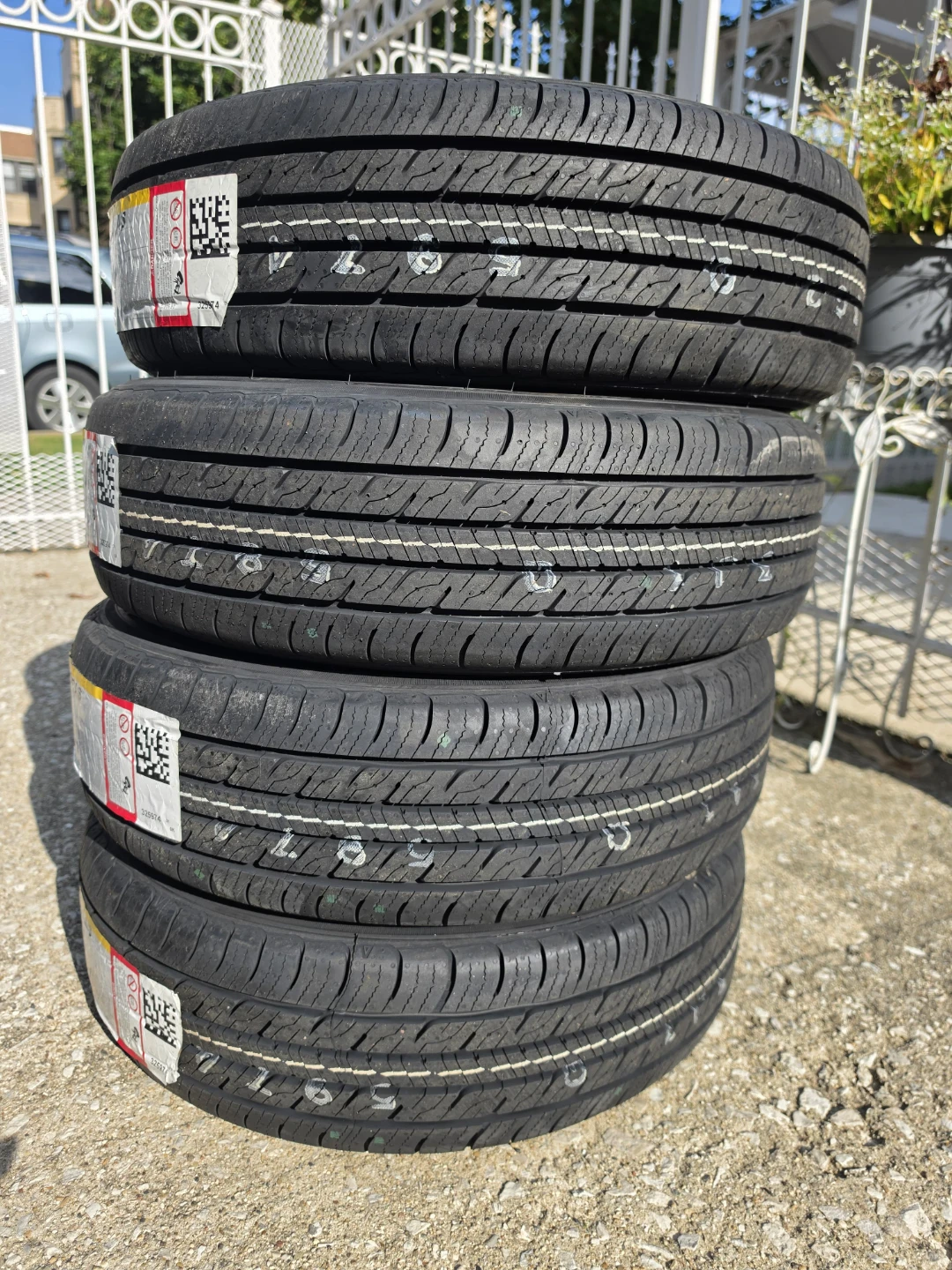 New Dunlop 175/65R15 tires x 4 - photo 5