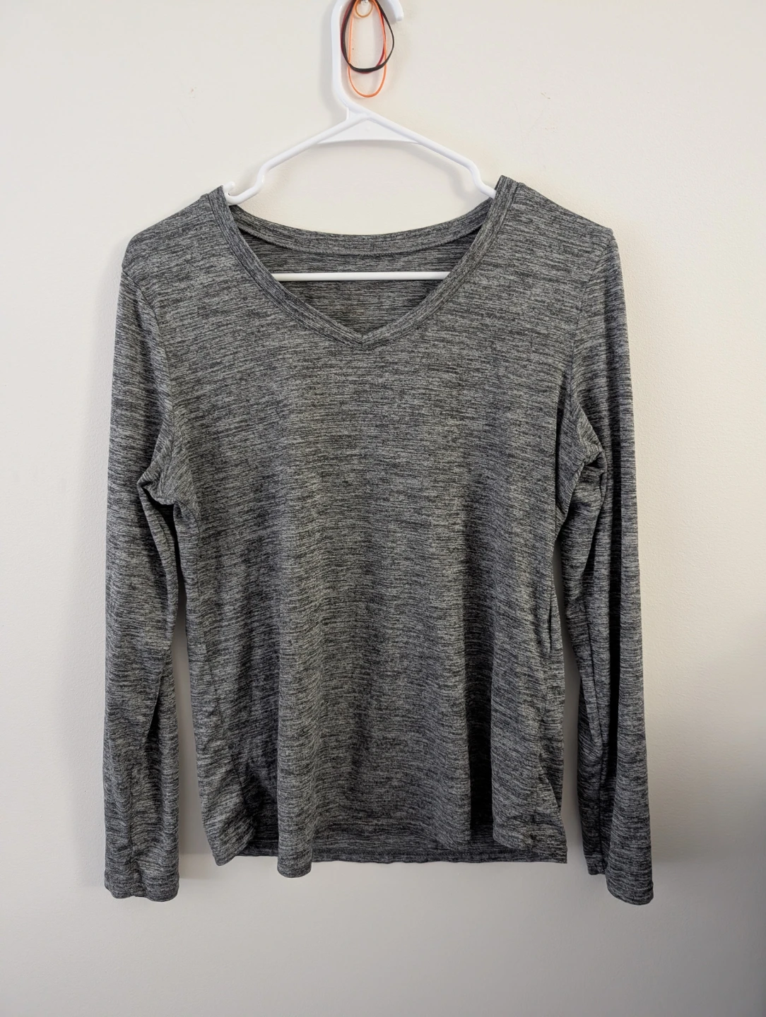 Danskin Women's Long Sleeve V-Neck Gray Workout Top Activewear