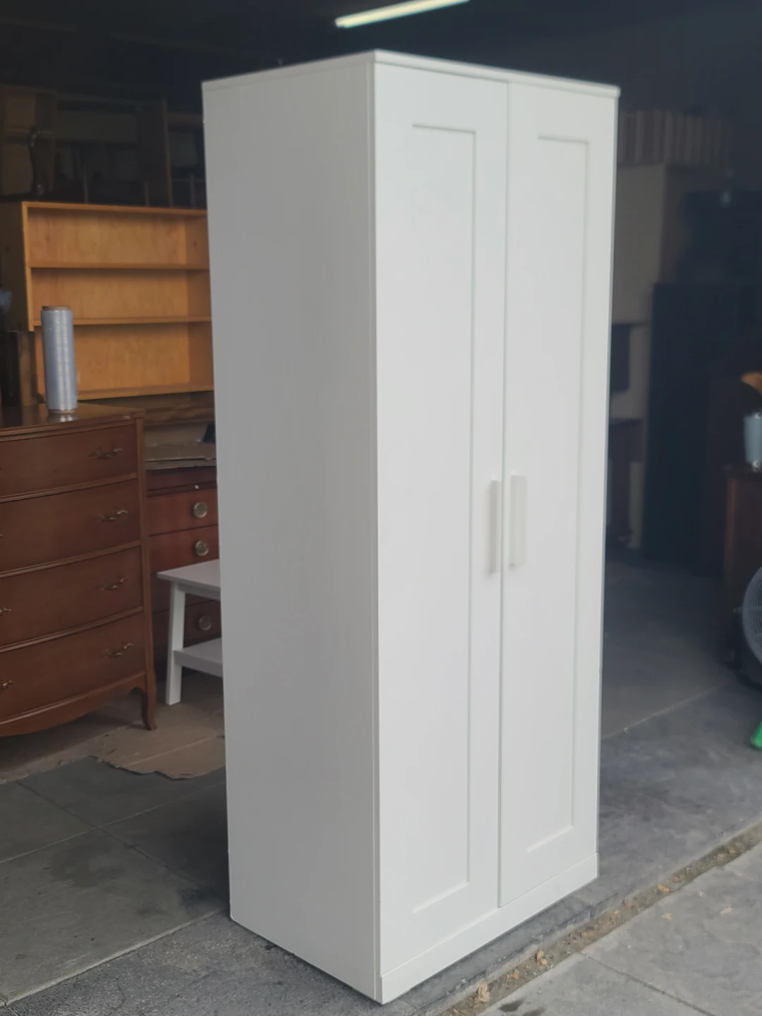 White 2-Door Wardrobe with Shelves - photo 2