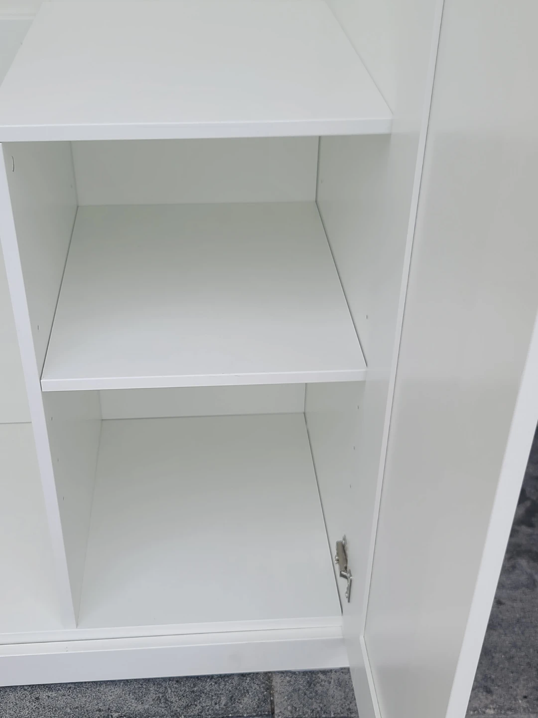White 2-Door Wardrobe with Shelves - photo 3