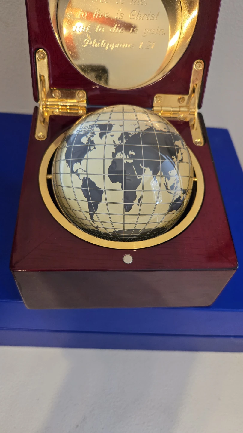 Vintage Danbury Desk Analog Clock Ball & Globe Wood Case 4.5 x 4 - photo 3