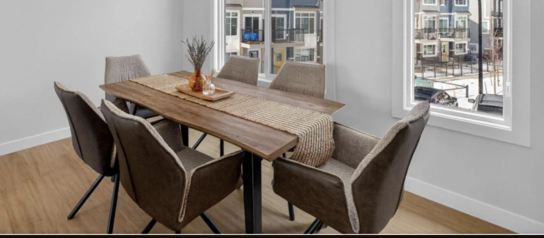 Mid Century Modern Dining Table and Swivel Arm chairs