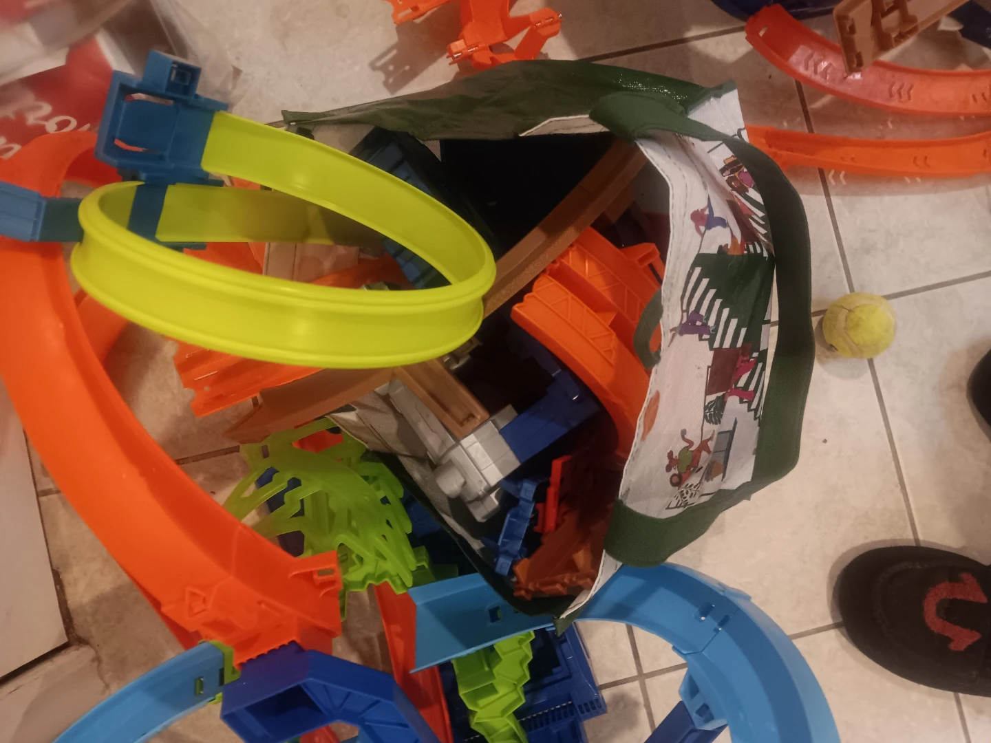 Hot Wheels Track Builder lot - photo 2